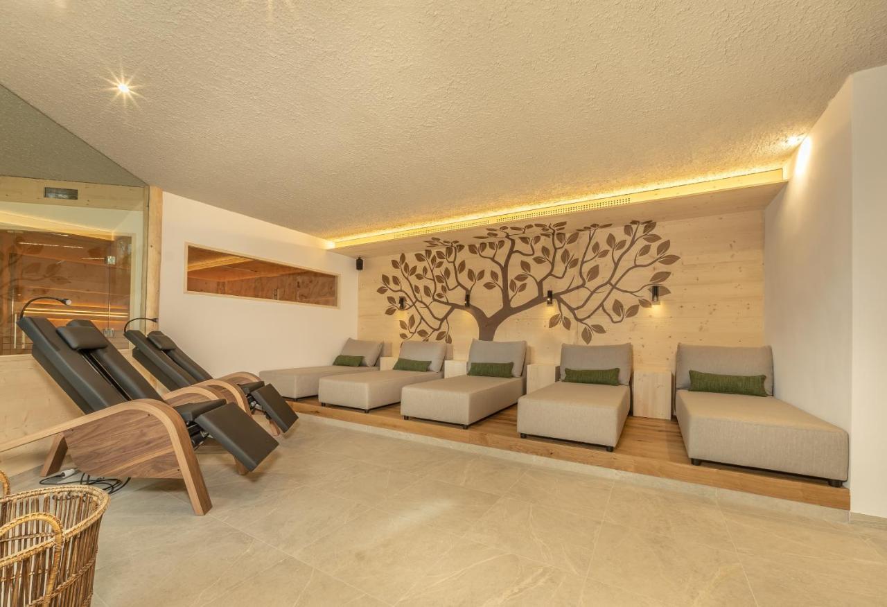 Hotel Rodella Selva di Val Gardena Bagian luar foto