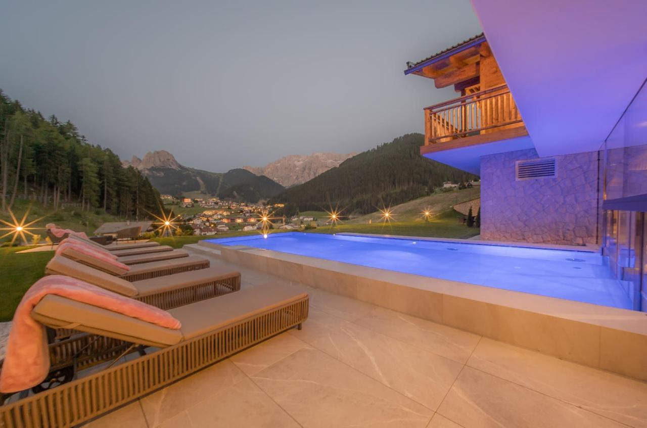 Hotel Rodella Selva di Val Gardena Bagian luar foto