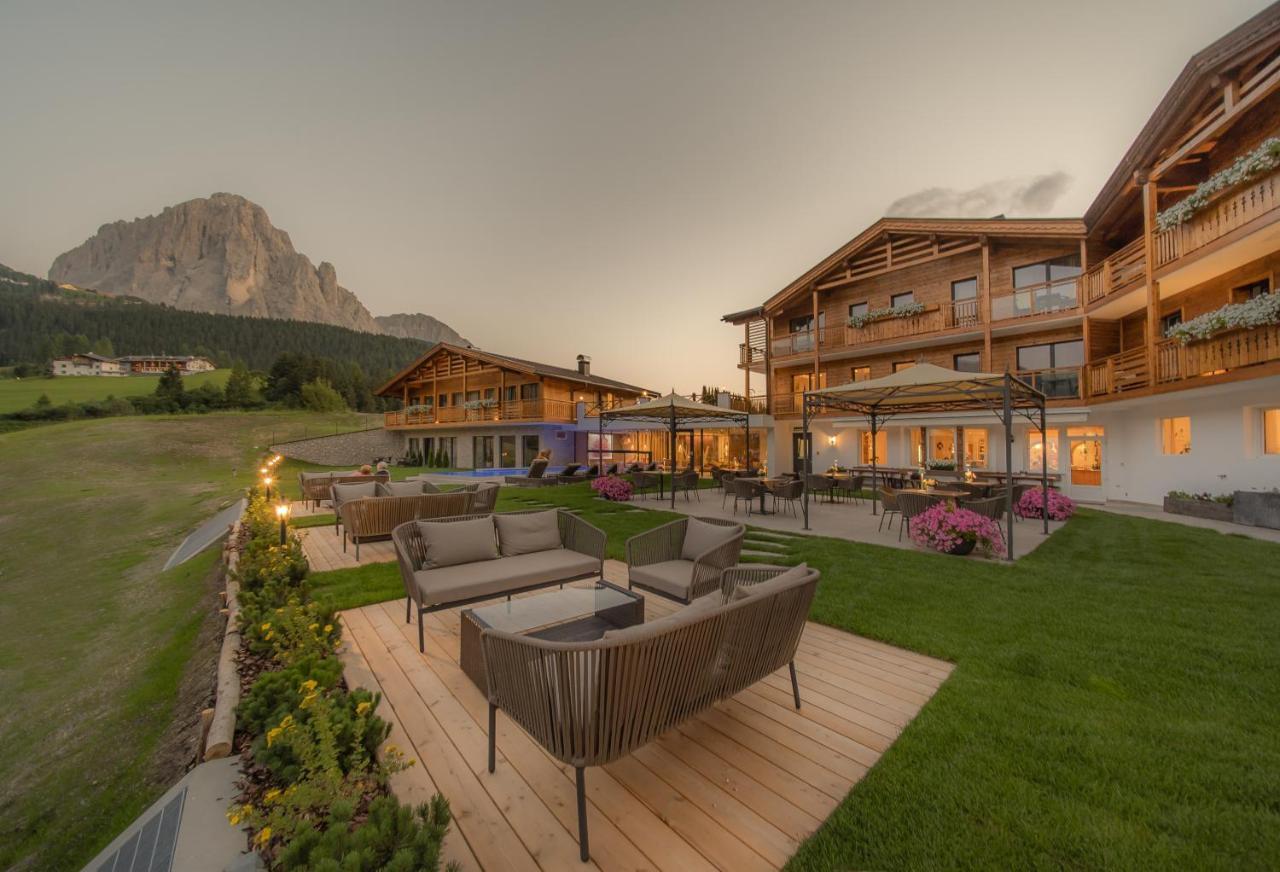 Hotel Rodella Selva di Val Gardena Bagian luar foto