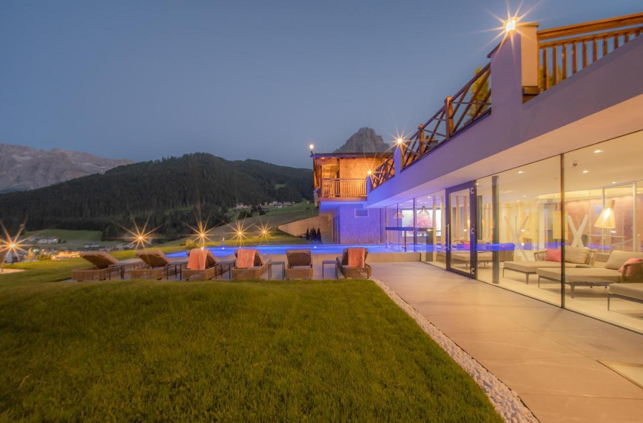 Hotel Rodella Selva di Val Gardena Bagian luar foto