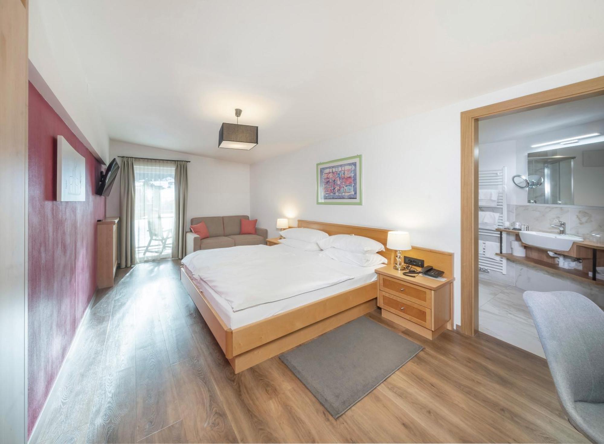Hotel Rodella Selva di Val Gardena Bagian luar foto