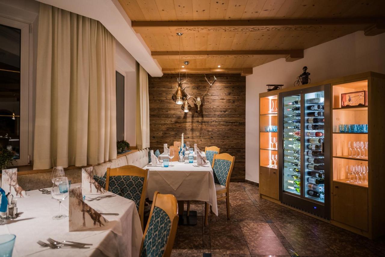 Hotel Rodella Selva di Val Gardena Bagian luar foto